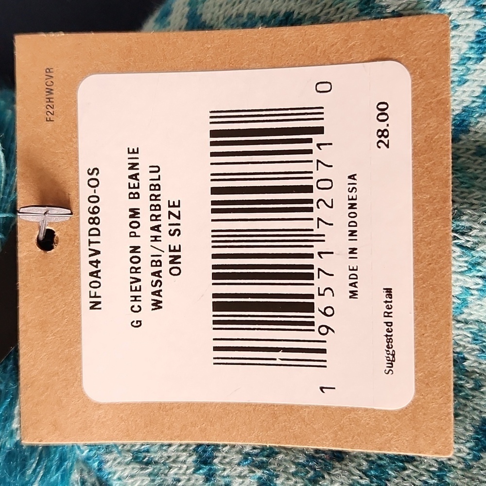 The North Face Chevron pom beanie (new with tags) - Picture 3 of 5